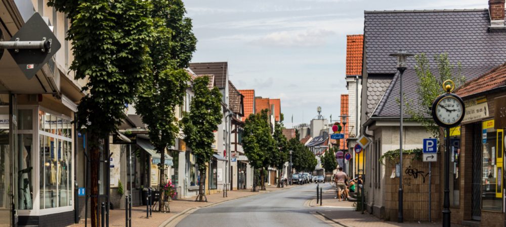 Ansicht Eberstädter Straße in Pfungstadt. Die Stadt Pfungstadt führt zwischen 2.9.24 und 13.10.24 eine kartenbasierte Online-Beteiligung zur Innenstadtentwicklung durch.