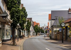 Ansicht Eberstädter Straße in Pfungstadt. Die Stadt Pfungstadt führt zwischen 2.9.24 und 13.10.24 eine kartenbasierte Online-Beteiligung zur Innenstadtentwicklung durch.